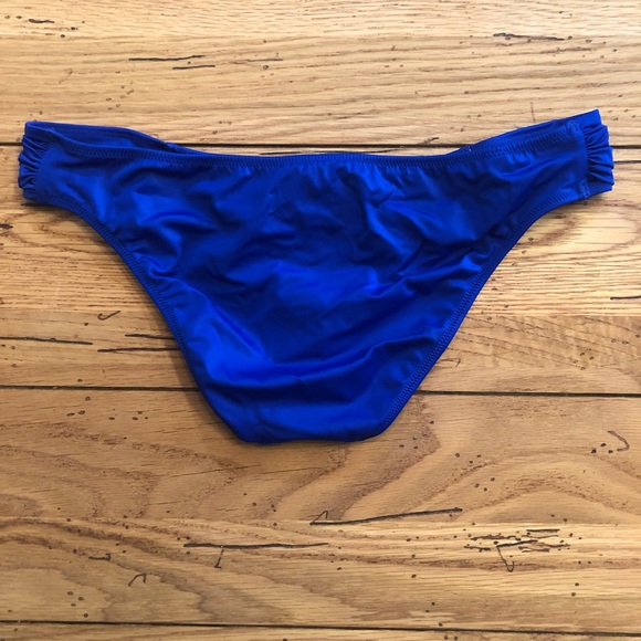 EUC!  The Knockout Bikini Bottom. - Picture 2 of 3